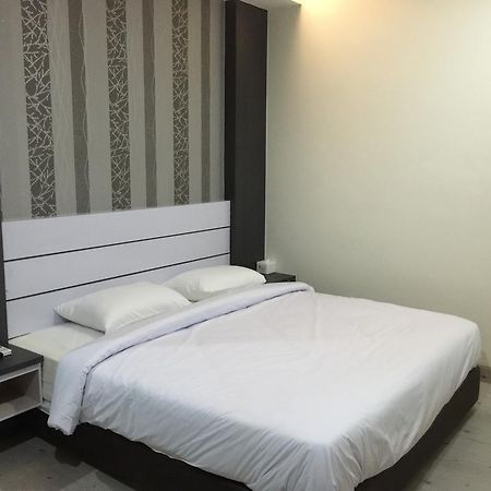 Redlink Hotel Batam Exterior photo