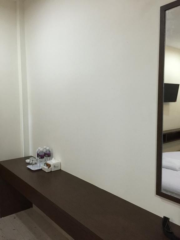 Redlink Hotel Batam Exterior photo