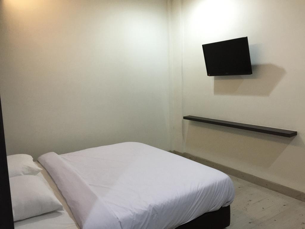 Redlink Hotel Batam Room photo