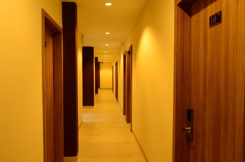Redlink Hotel Batam Exterior photo