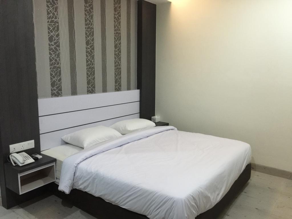 Redlink Hotel Batam Exterior photo