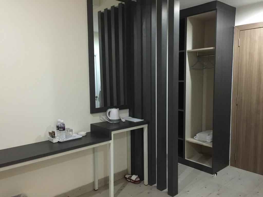 Redlink Hotel Batam Room photo