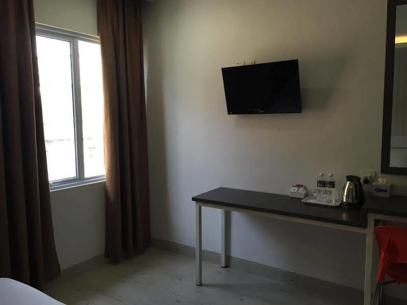 Redlink Hotel Batam Exterior photo