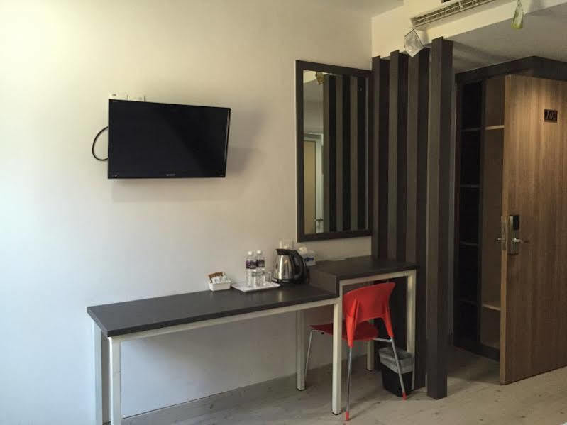 Redlink Hotel Batam Exterior photo